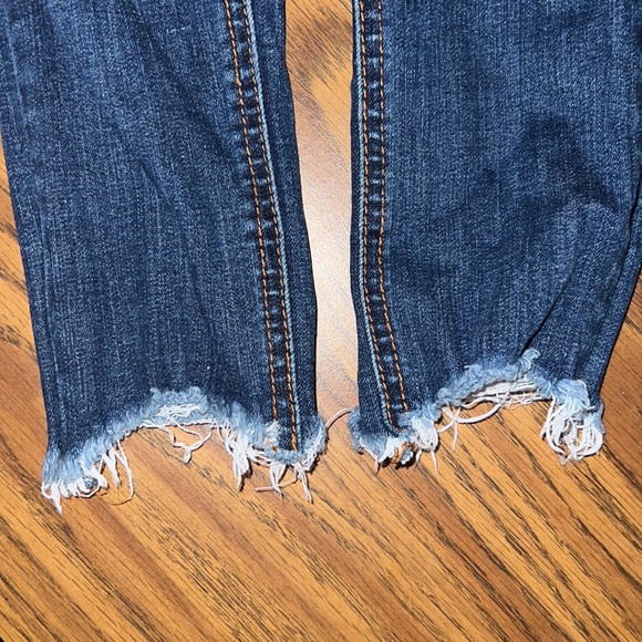 Embroidered flower denim pants - Picture 2 of 4